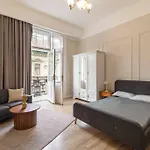 Modern 3 Bedrooms Apartment