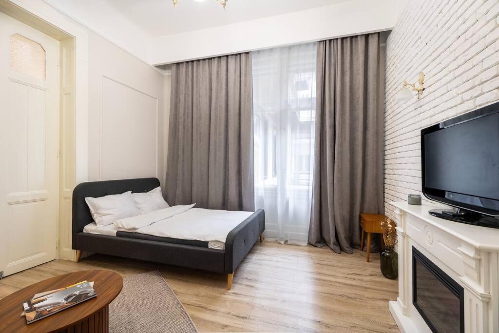 Modern 3 Bedrooms Budapest