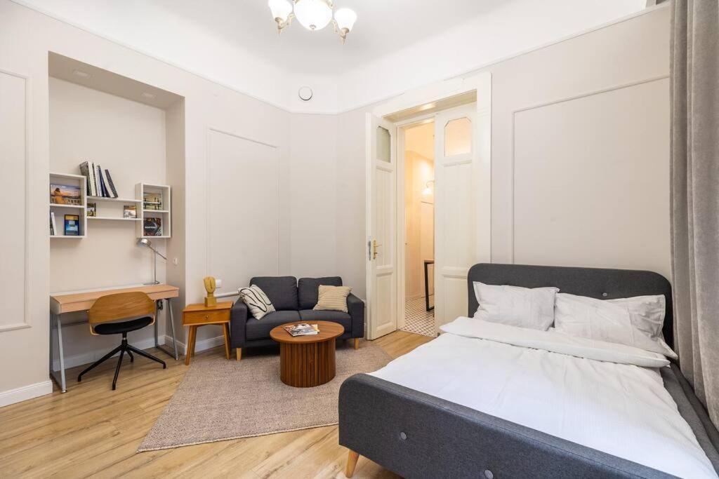 Modern 3 Bedrooms
