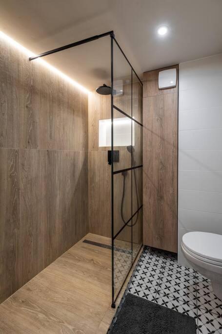 Modern 3 Bedrooms *